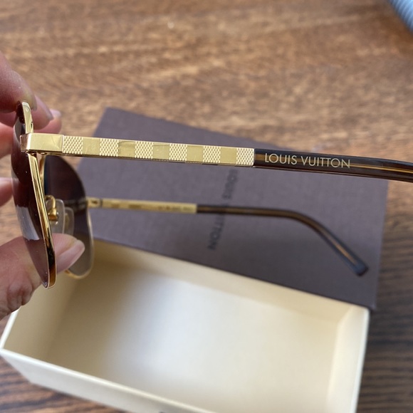 Authentic LV sunglasses - Picture 3 of 7